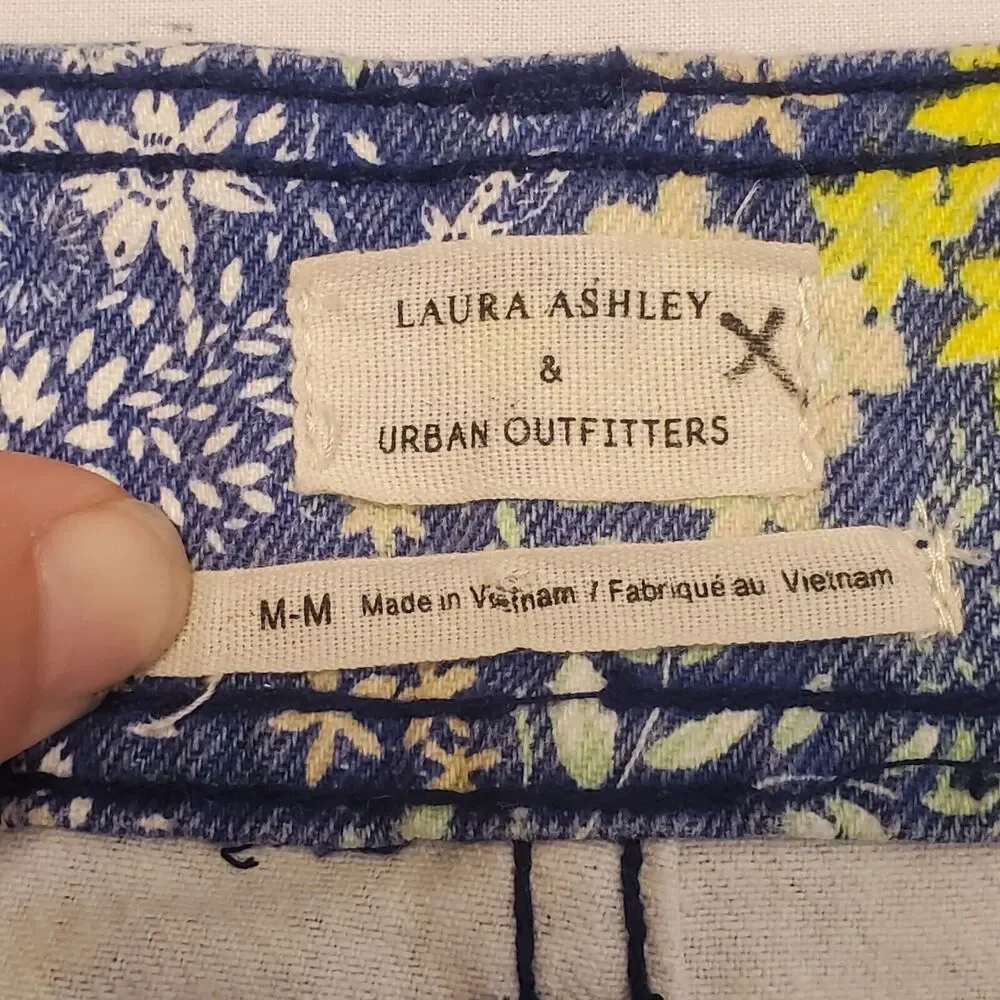 Laura Ashley & UO URBAN OUTFITTERS Denim Blue Floral Mini Jean Skirt Medium